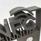 3D Druck Aufsteller auf Holzsockel Detailsicht 3D Druck - Awards