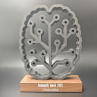 Firmenlogo & Icons im 3D Druck mit Holzsockel - Awards Made by ebets