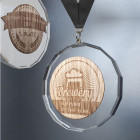 Holz-Glas-Medaille Finn mit individuell graviertem Holzemblem - ebets - awards