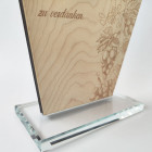 Holz Trophäe Natural Glass Detailansicht Gravur auf Ahornholz - Awards