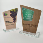 Holz Trophäe Natural Glass mit individueller Gravur und Druck am Holzteil mit Glassockel - Awards