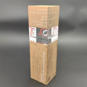 glas-holz-cubex-mit-digitaldruck-und-gravur-auf-2-seiten-awards