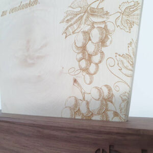 holz-troph_e-natural-detailansicht-gravur_ebets-awards