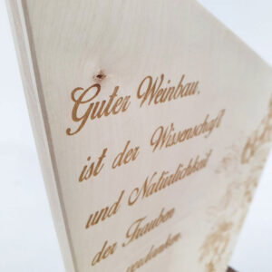 holz-troph_e-natural-detailansicht-schriftgravur_ebets-awards