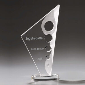 visa-vi-award-graviert-aus-acrylglas-in-segelform-7475-awards