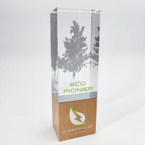 wood-base-award-kombiniert-kristallglas-mit-holzsockel-individuell-bedruckt-oder-graviert-awards